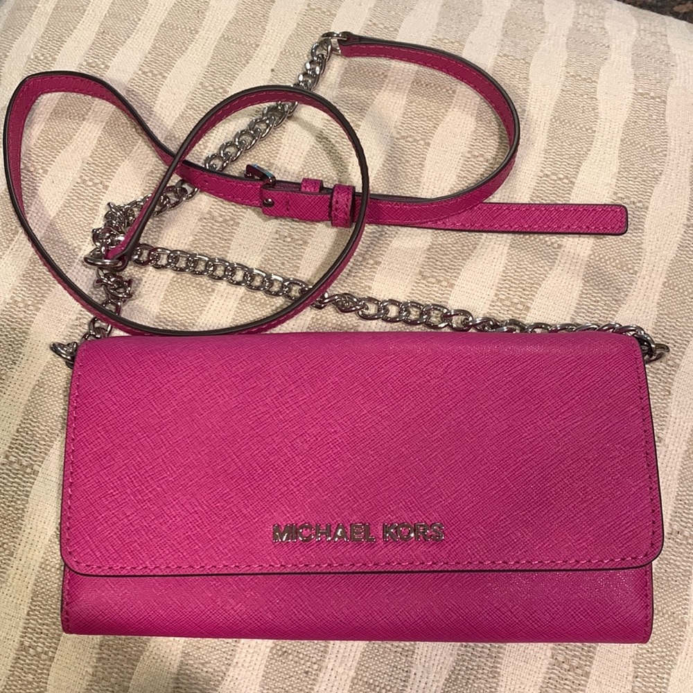 🥳 HP! 💞 MICHAEL KORS CHAIN WRISTLET PURSE
